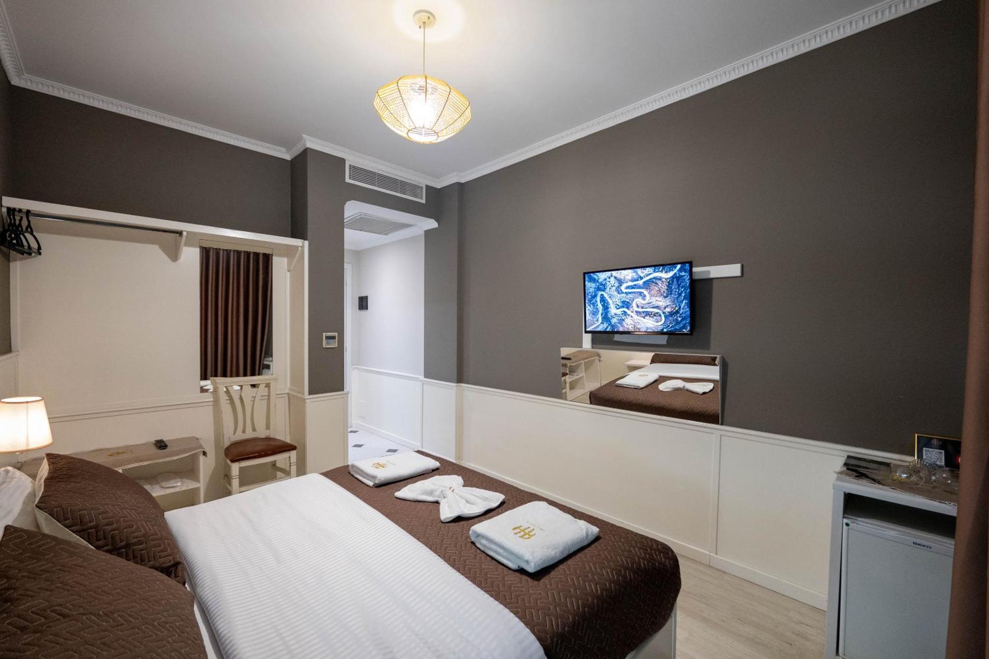 Hotel Aria Tirana Exterior photo